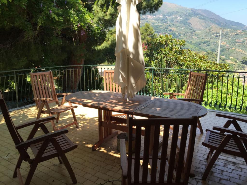 B&B Villa Zia Febronia Patti Zewnętrze zdjęcie