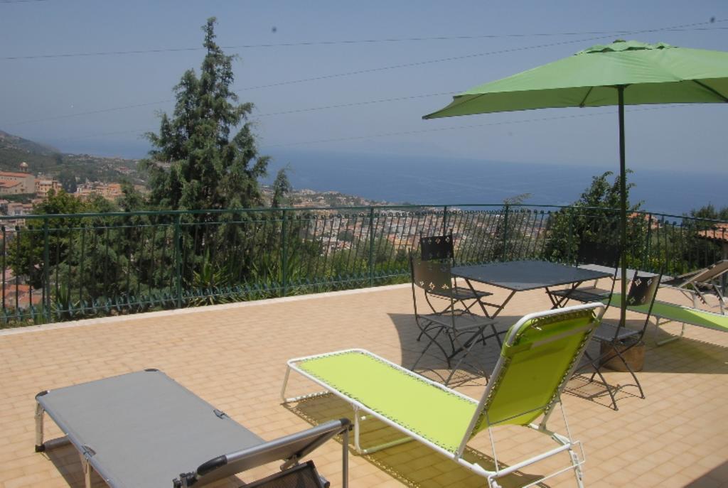 B&B Villa Zia Febronia Patti Zewnętrze zdjęcie